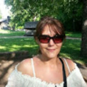 Meet your Posher, Crystal